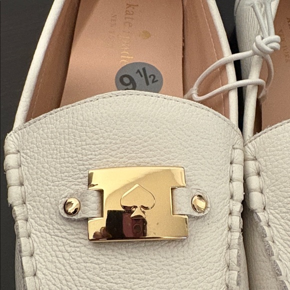 NEW Kate Spade Sz 9.5B Ivory Leather Loafers With Gold Logo - Picture 7 of 8